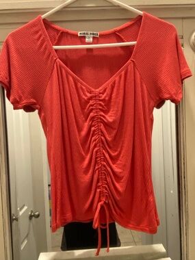 Drawstring ribbed T-shirt size large